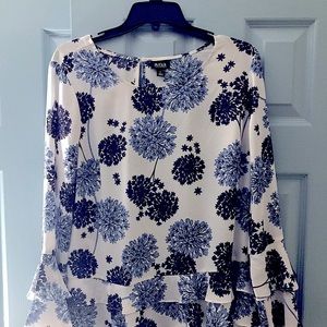 New pretty top by Anna